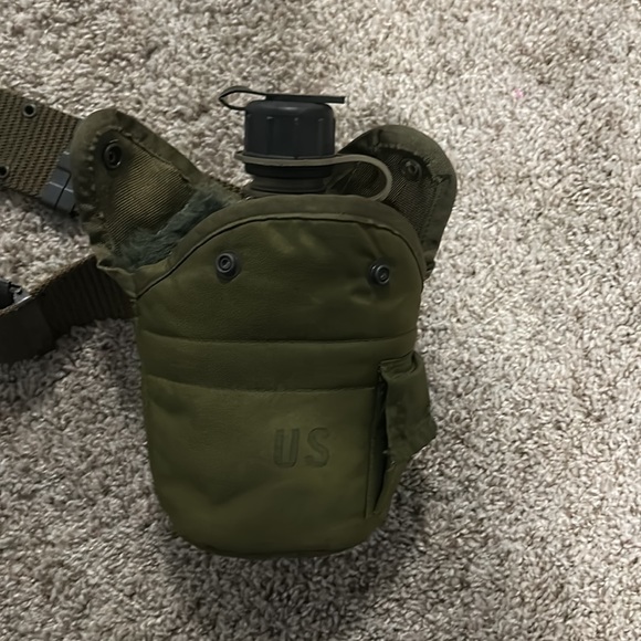 Vintage US Mikita Ty Canteen With Belt And Metal Cap 1960s - Picture 6 of 7